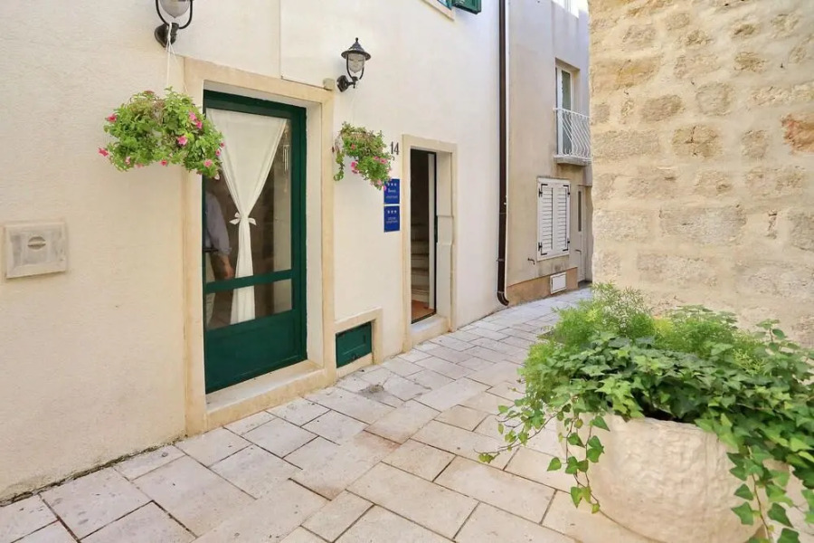 Old Town Rooms - Koludraska Street