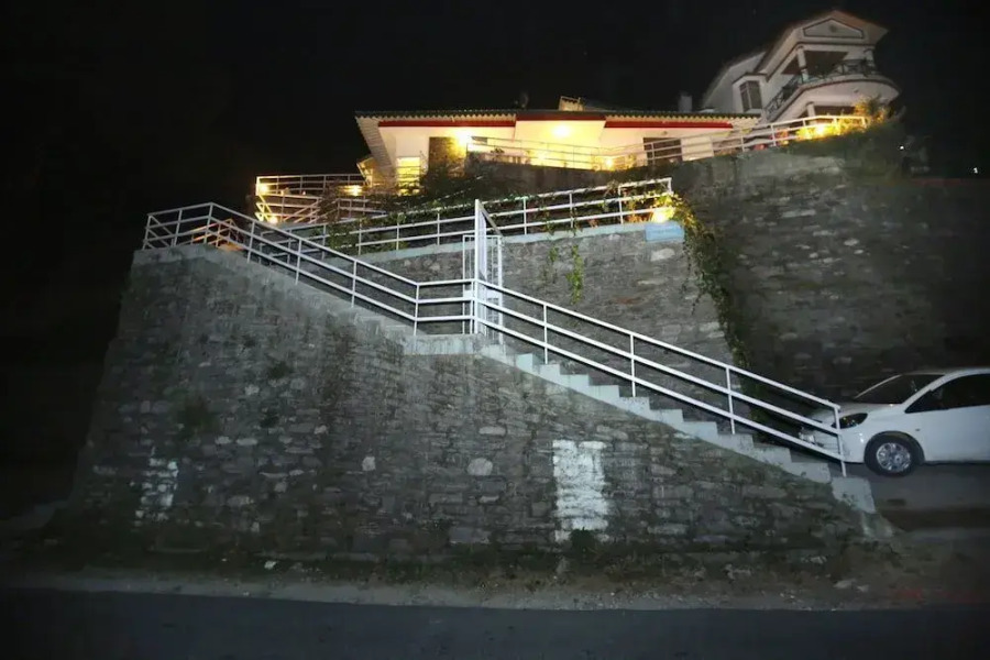 OYO 10097 Home Luxury Cottage Chail