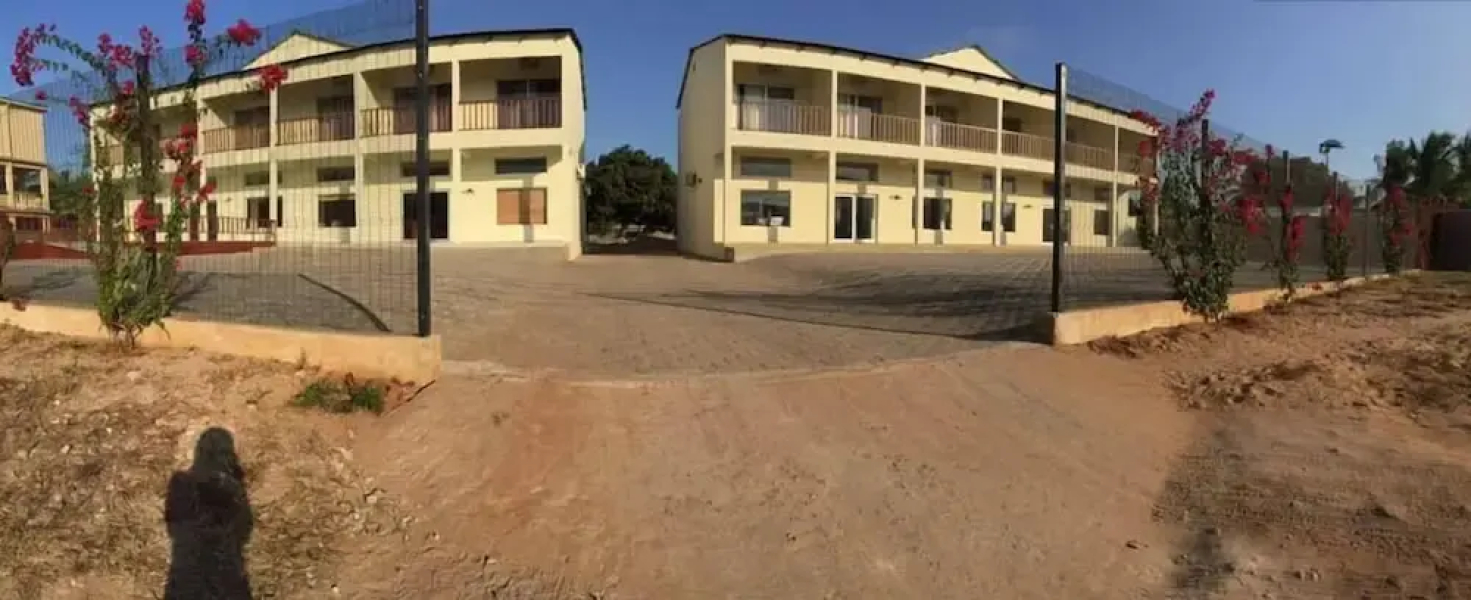 Rezz Aparthotel