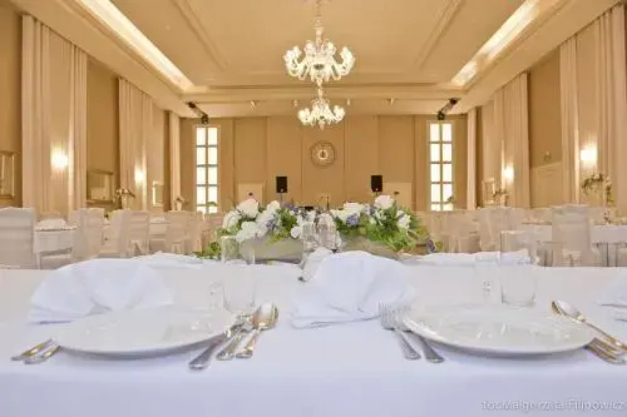 Hotelik I Restauracja Pod Lipa