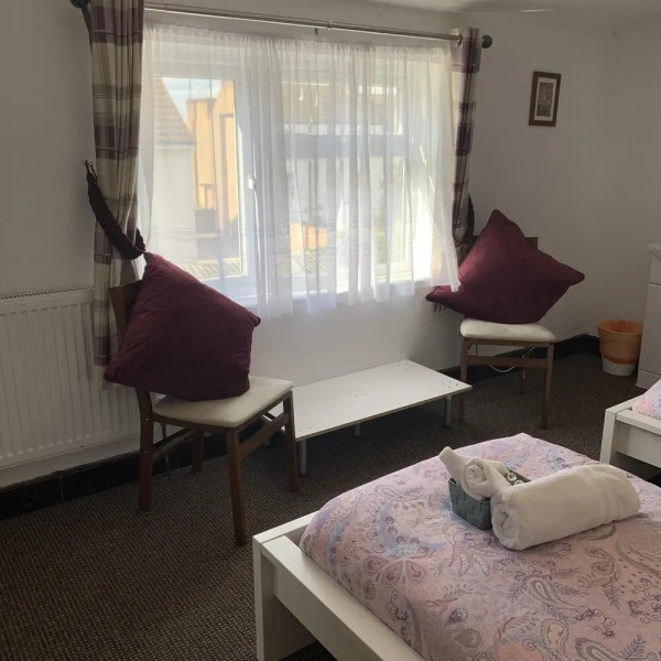 Cardigan House - Avad