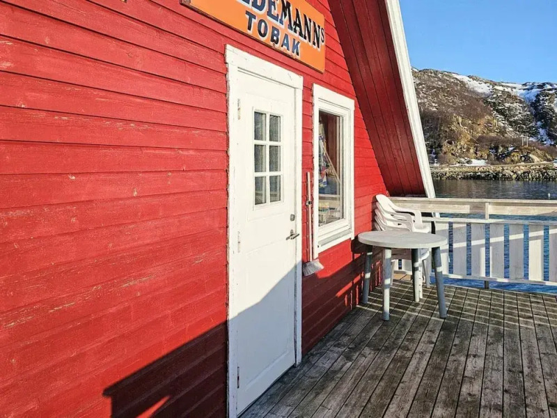 6 Person Holiday Home in Rebbenes