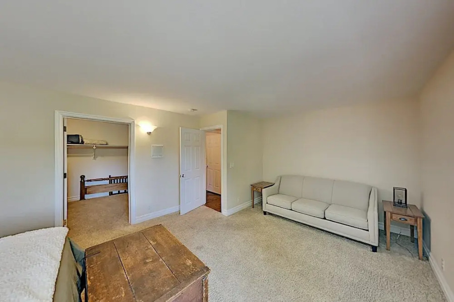 255squir 4 Bedroom Home