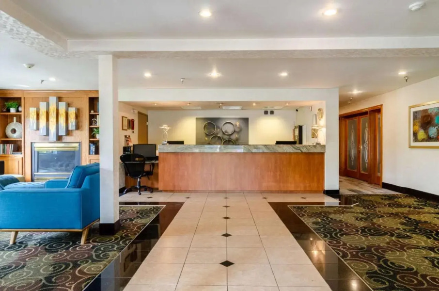 GuestHouse Inn & Suites Poulsbo