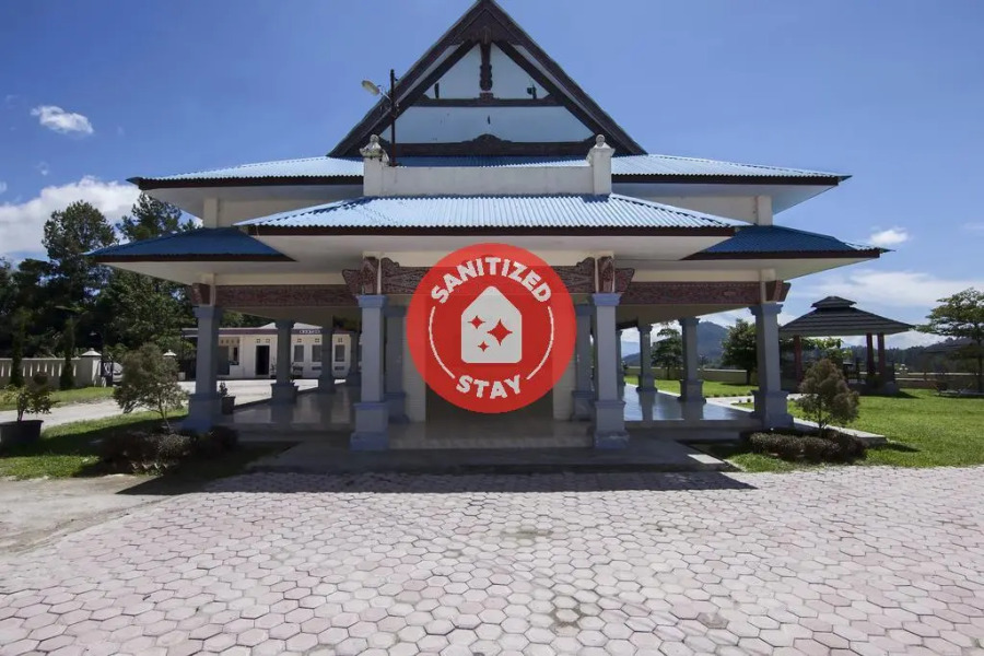 OYO 719 Penginapan Panatapan Almonsari Resort