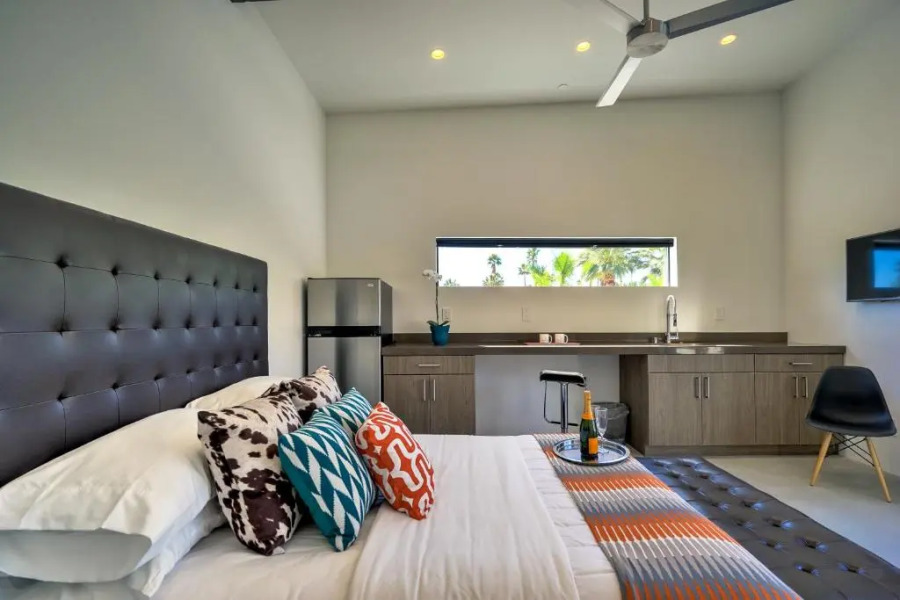 Best in Palm Springs • Featured in Dwell • 5 Bedrooms & All En Suite Baths