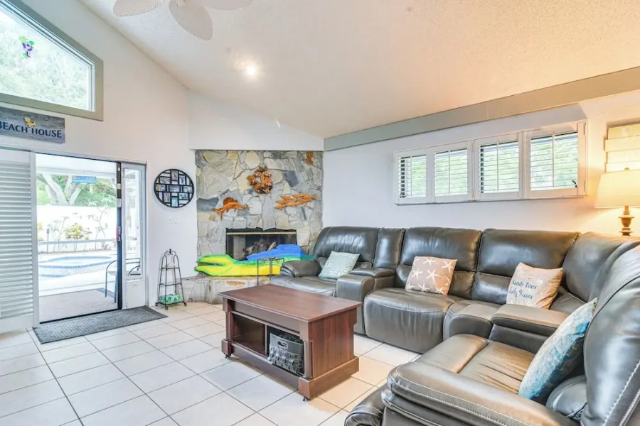 4 Mi to Beach: Sunny Seminole Home w/ Pool