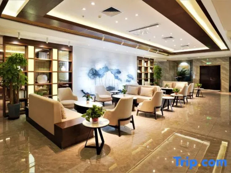 Qingcheng Lotus Hotel (Hohhot East Station Branch)