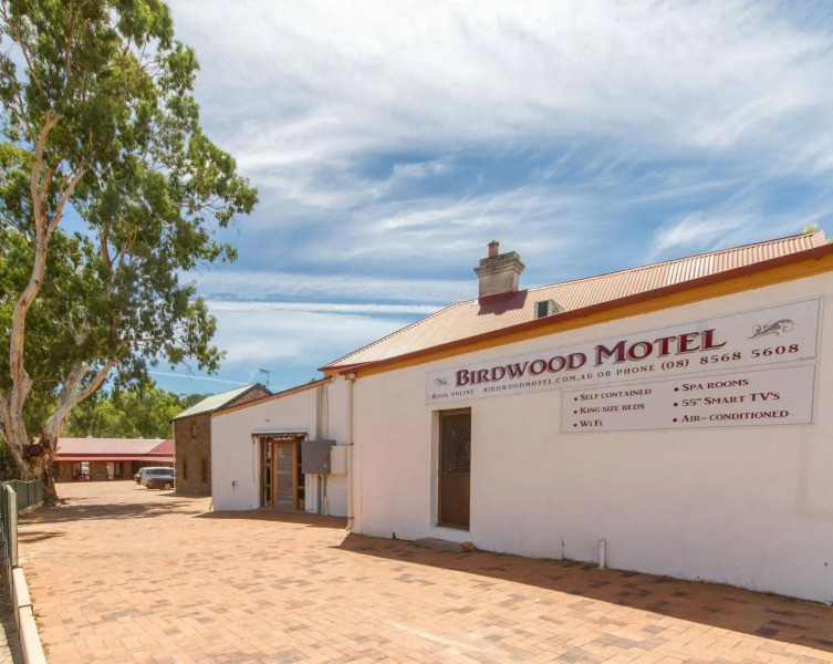 Birdwood Motel