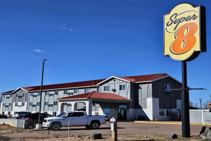 Super 8 By Wyndham Holbrook