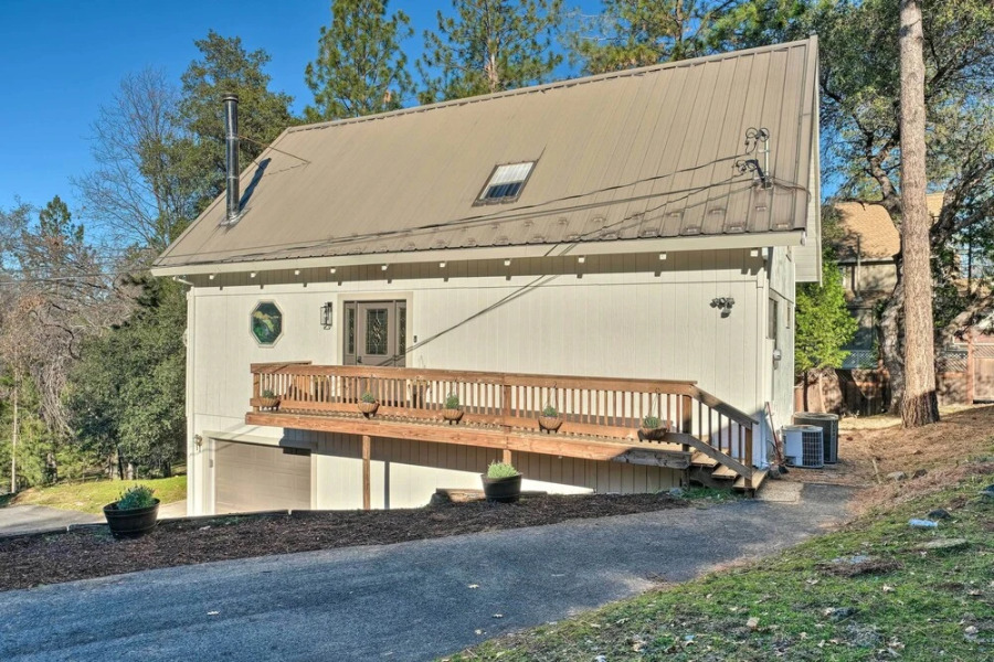 Modern Groveland Chalet ~ 25 Mi to Yosemite!