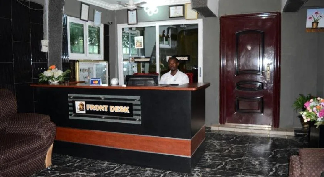 Biney's Apartment Hotel