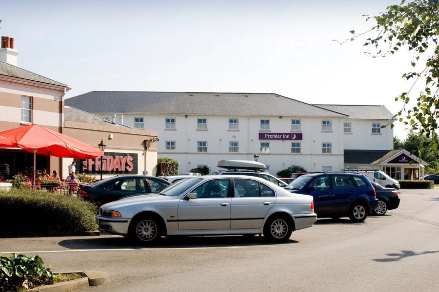 Premier Inn Cheltenham Central - West/A40
