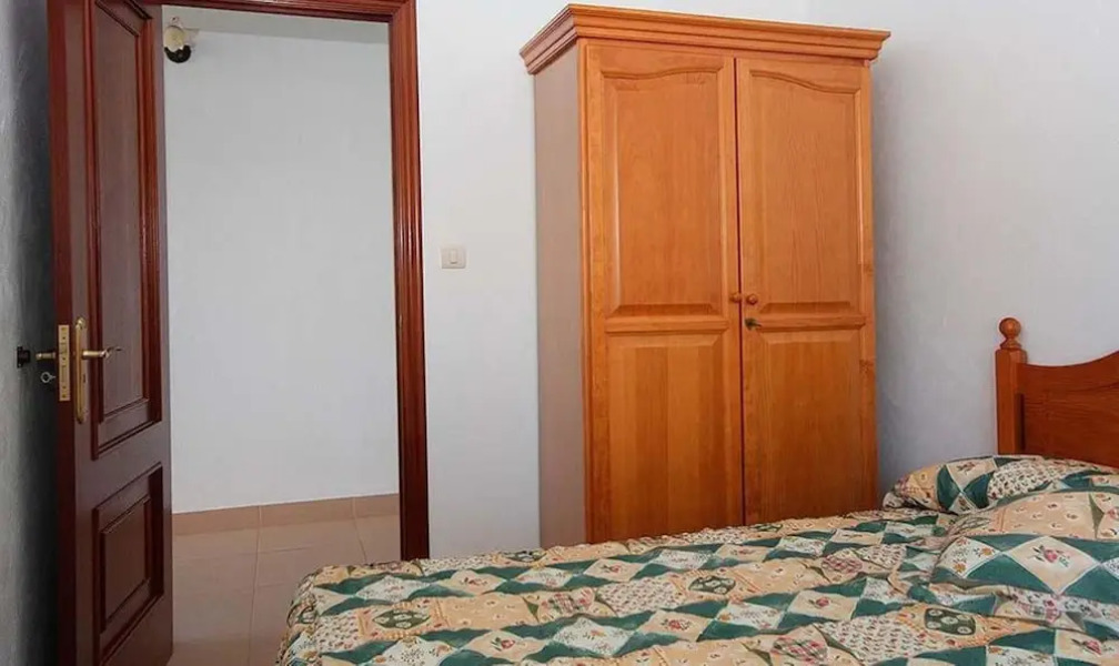 Apartment in Larino A Coruna 102060