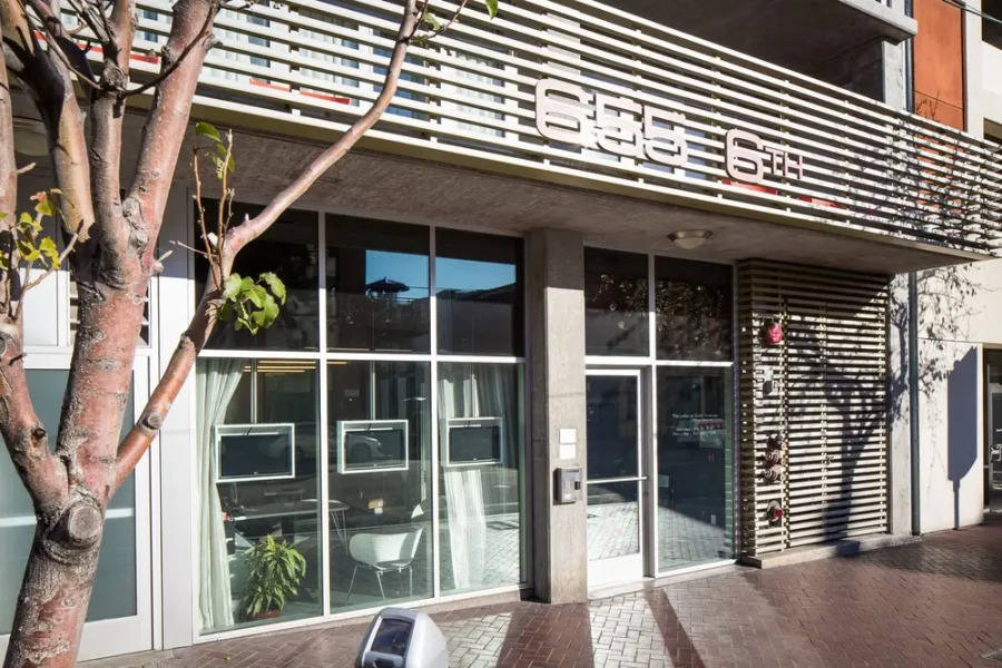 Stay Alfred on 6th Avenue