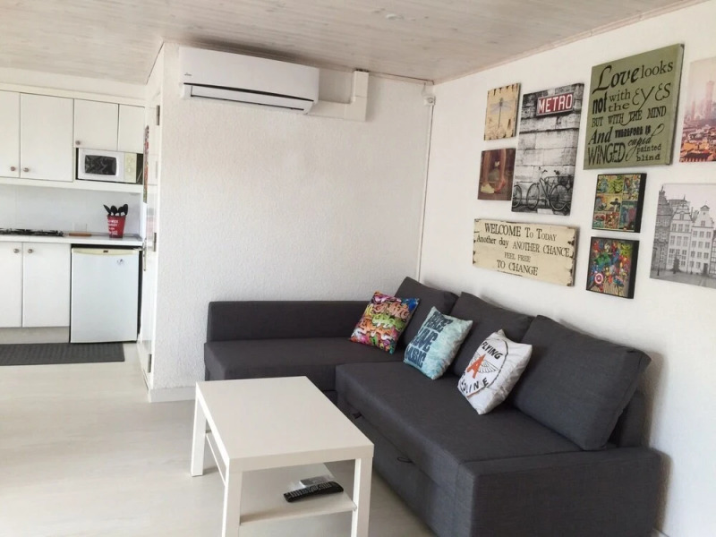 Lightbooking - View and pool