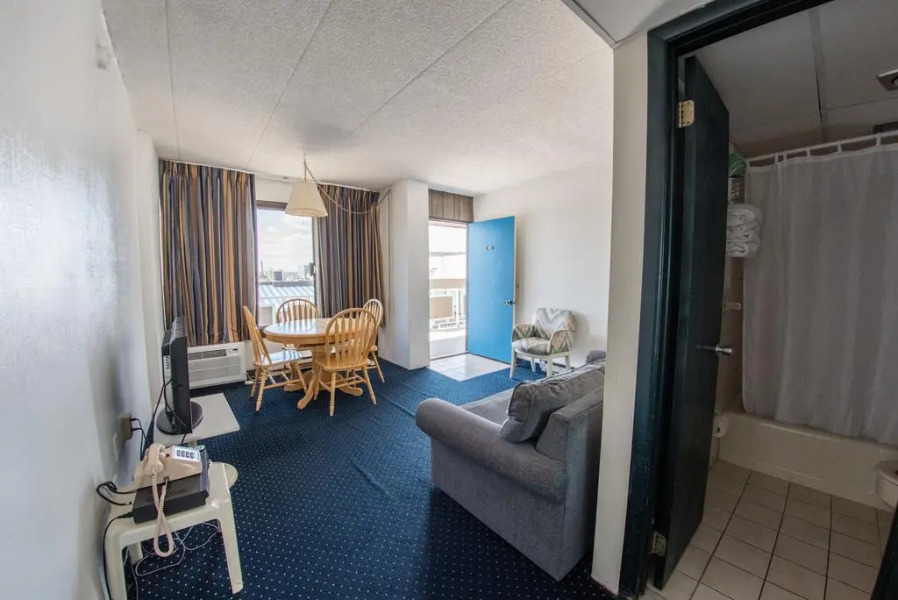 Windjammer Motor Inn