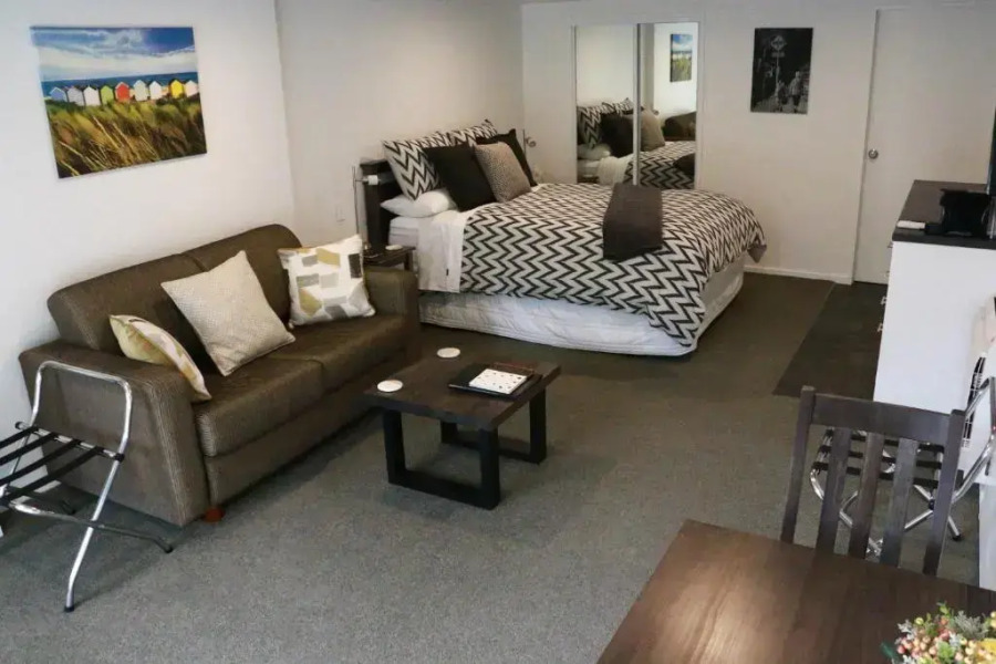 Studio@746 (Adults Only)