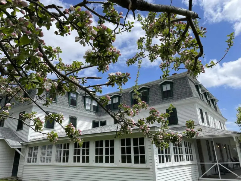Oakland House Cottages by The Side of The Sea