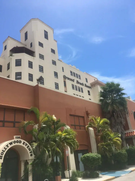 Hollywood Beach Resort-renovated Studio Nice Views