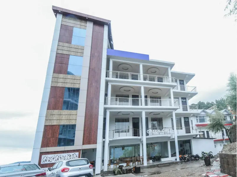 OYO 15806 Hotel Naddi Hills