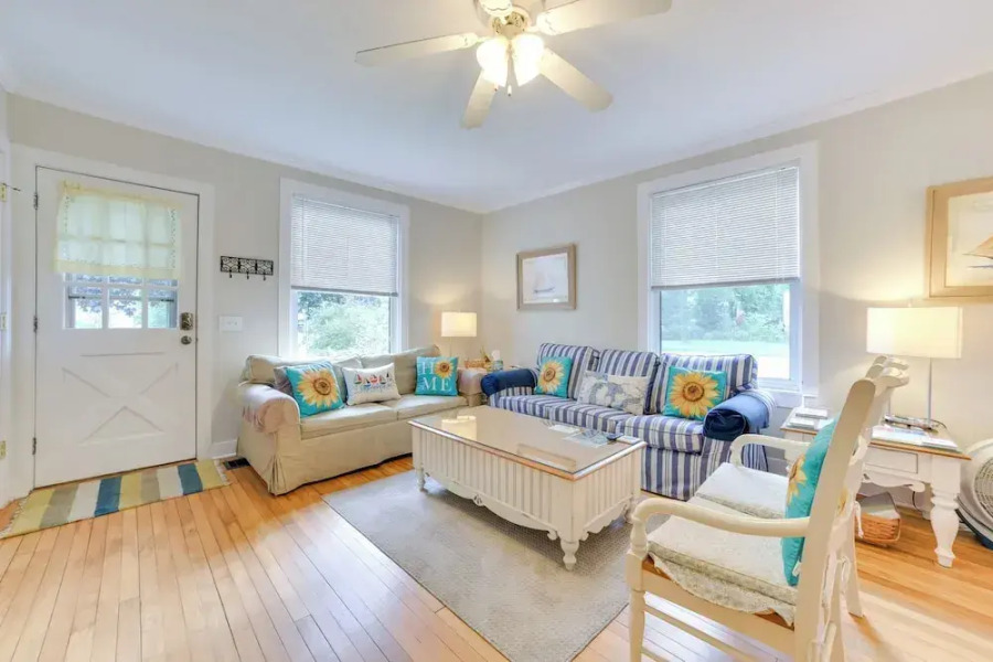 Walk to Lake Michigan: Pet-friendly Charlevoix Gem