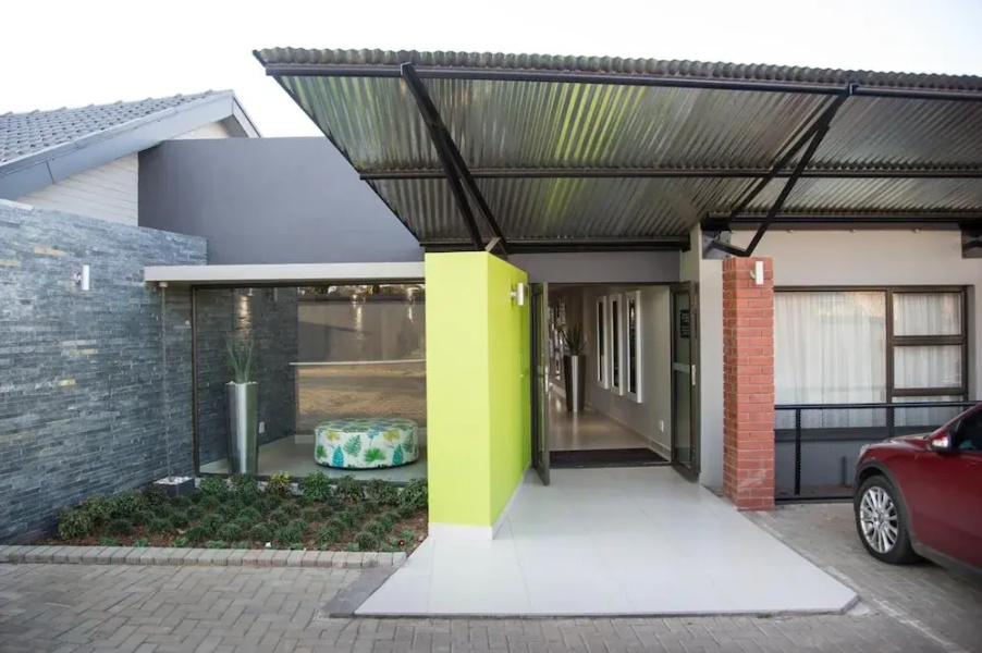 Palm Lodge