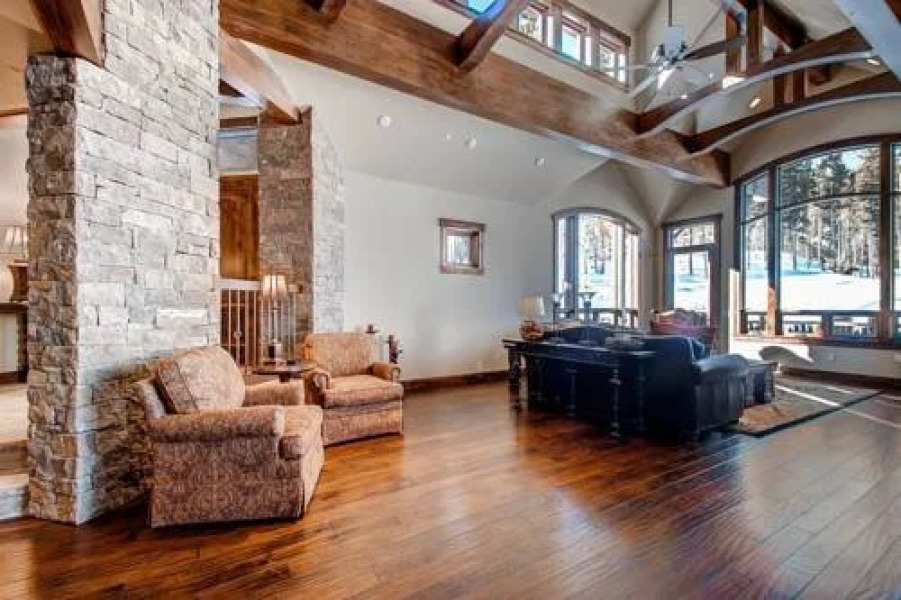 Slopeside Manor on Peak 8