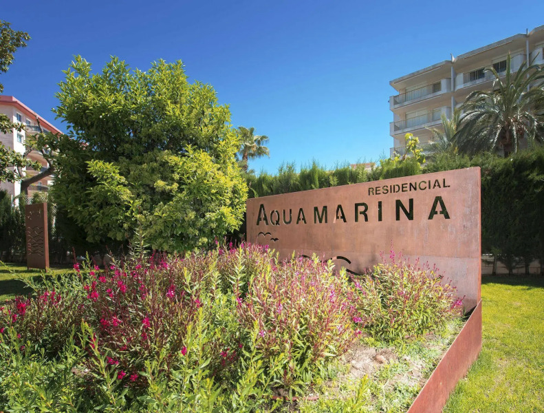 Ona Aquamarina