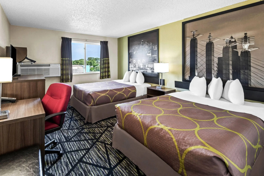 Super 8 by Wyndham Independence Kansas City