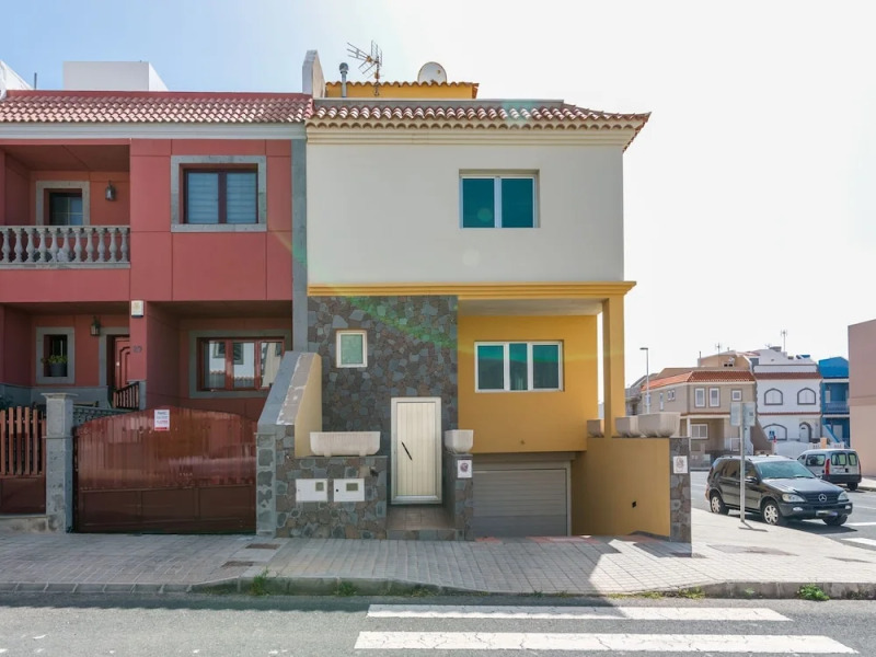 Spacious Apartment in Cruce de Arinaga With Terrace