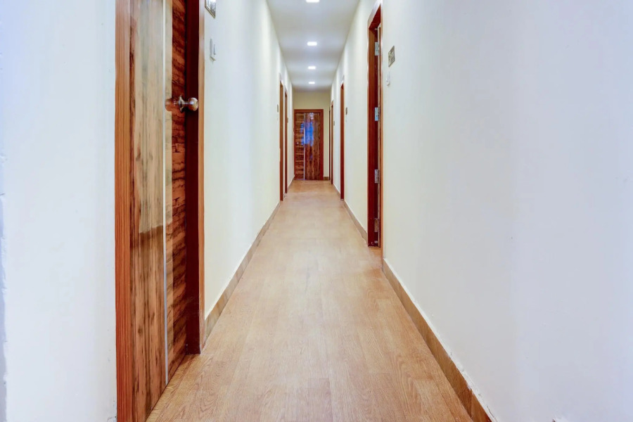 OYO Flagship 83265 Hotel R Square