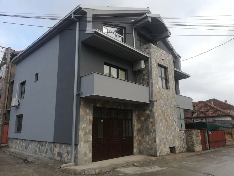 Hostel & Apartments Academy