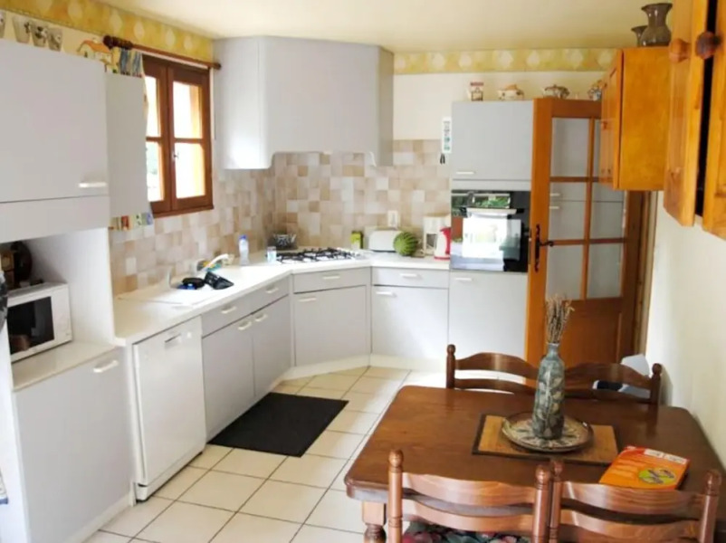 Villa With 4 Bedrooms In Saint-pierre-des-tripiers, With Wonderful Lake View, Private Pool, Furnished Garden - 41 Km From The Slopes