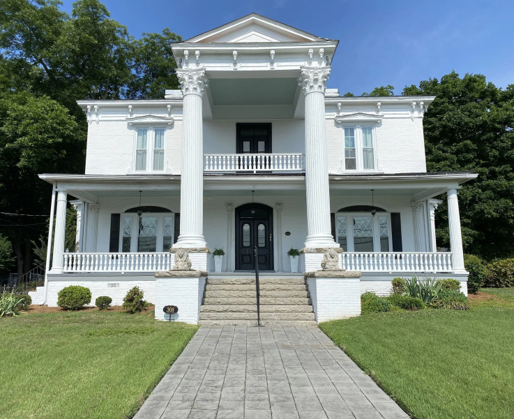 Chez Lindsey Bed & Breakfast