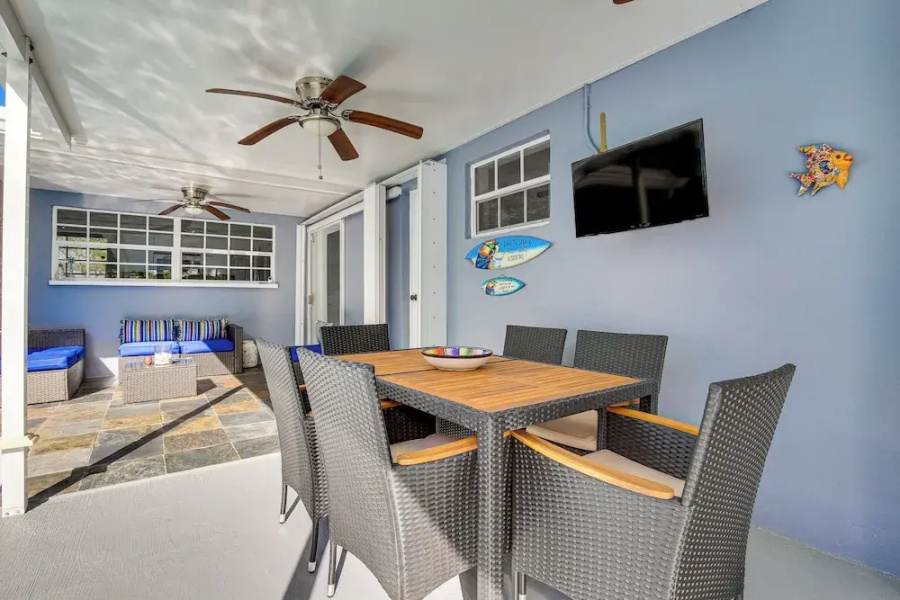 Sun-soaked Home w/ Pool in Lauderdale Lakes!