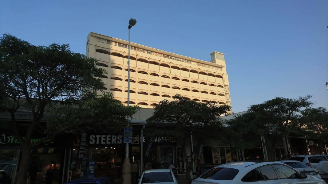 Lighthouse Mall Apartment