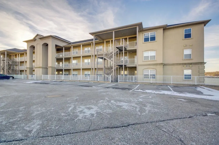 Waterfront Osage Beach Condo w/ Patio & Grill