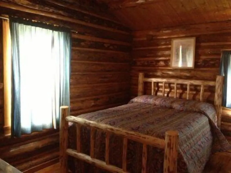 Lake Five Resort