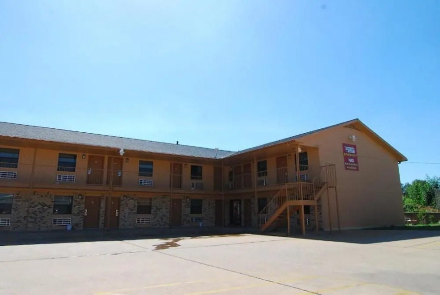 Coach Light Inn Brenham