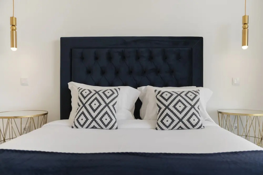 Sun, Pool and Comfort, The White House