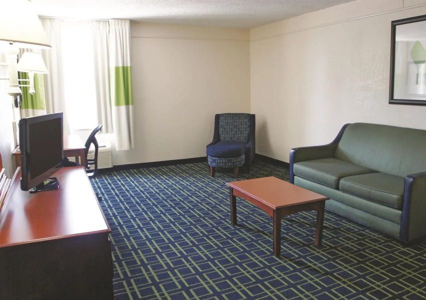 La Quinta Inn & Suites Tulsa Central