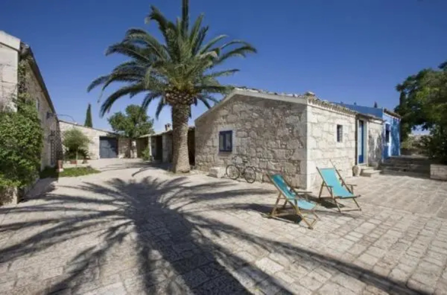 Apartments Malavillahouse