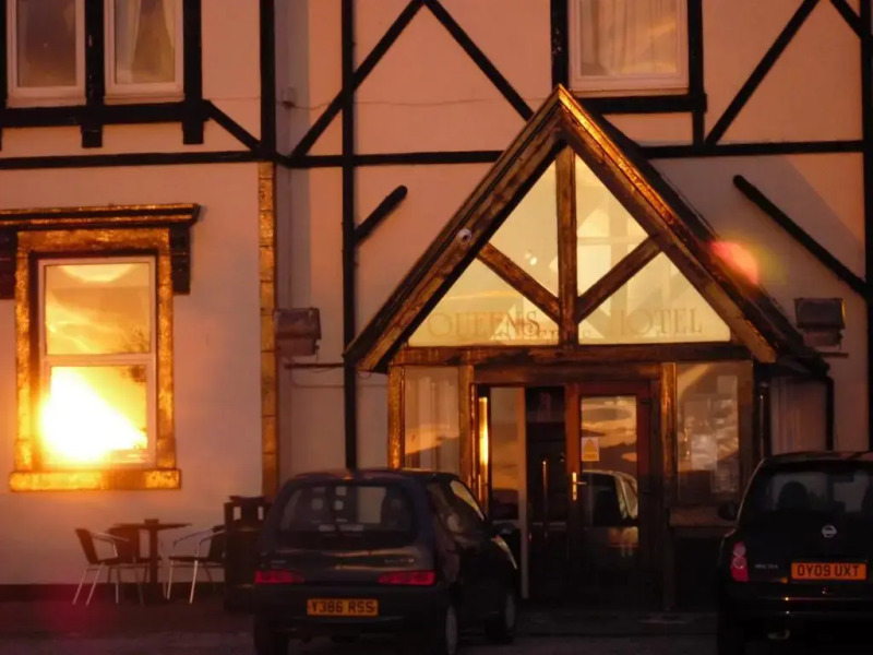 Queens Hotel