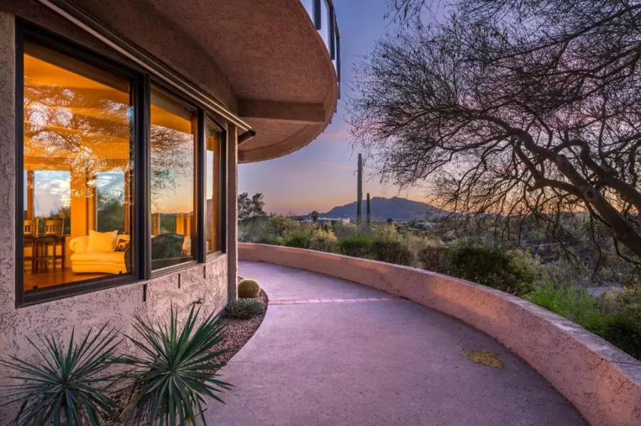 Carefree Crest: Jaw Dropping VIEWS, Pool, 2 Casitas, Outdoor Living!