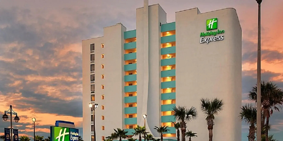 Holiday Inn Express & Suites Oceanfront by IHG