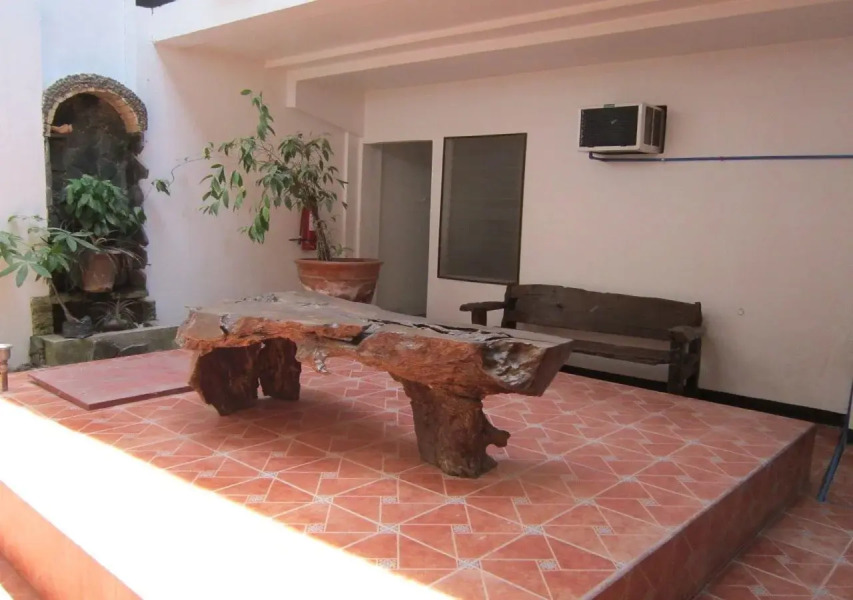 Pleasant Travelers Pension House