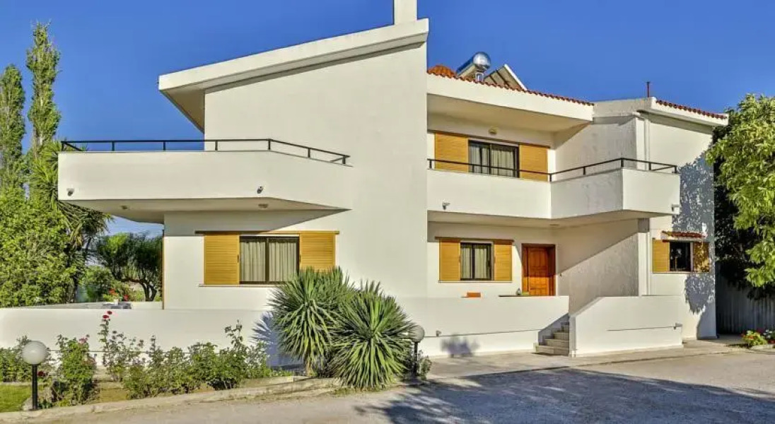 Maltezos Villa