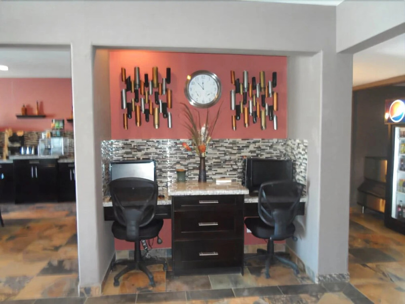 Redvers Western Star Inn & Suites