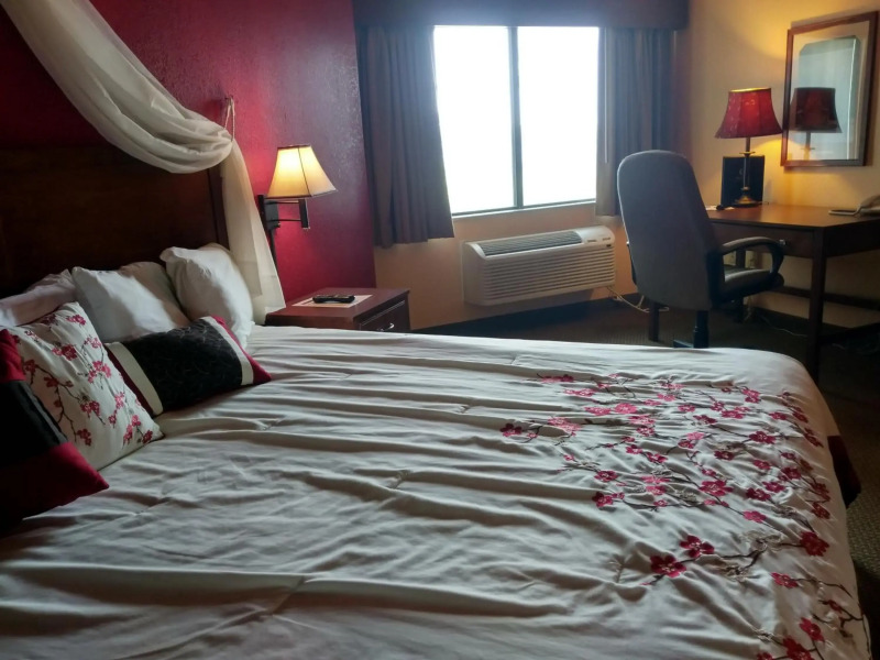 Madelia Hotel & Suites